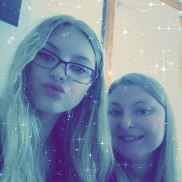 Meet your Posher, Kylie - Picture 1 of 1